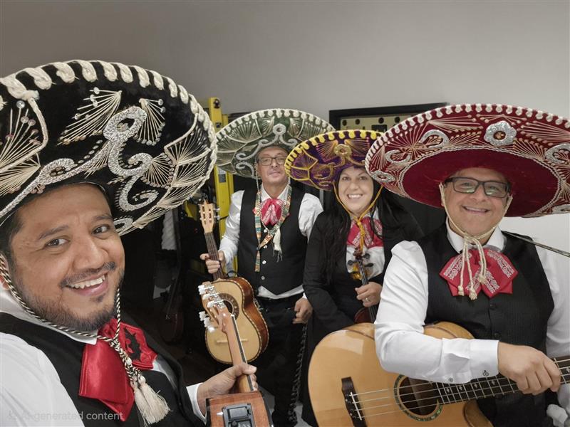 Mariachi Salinas performing