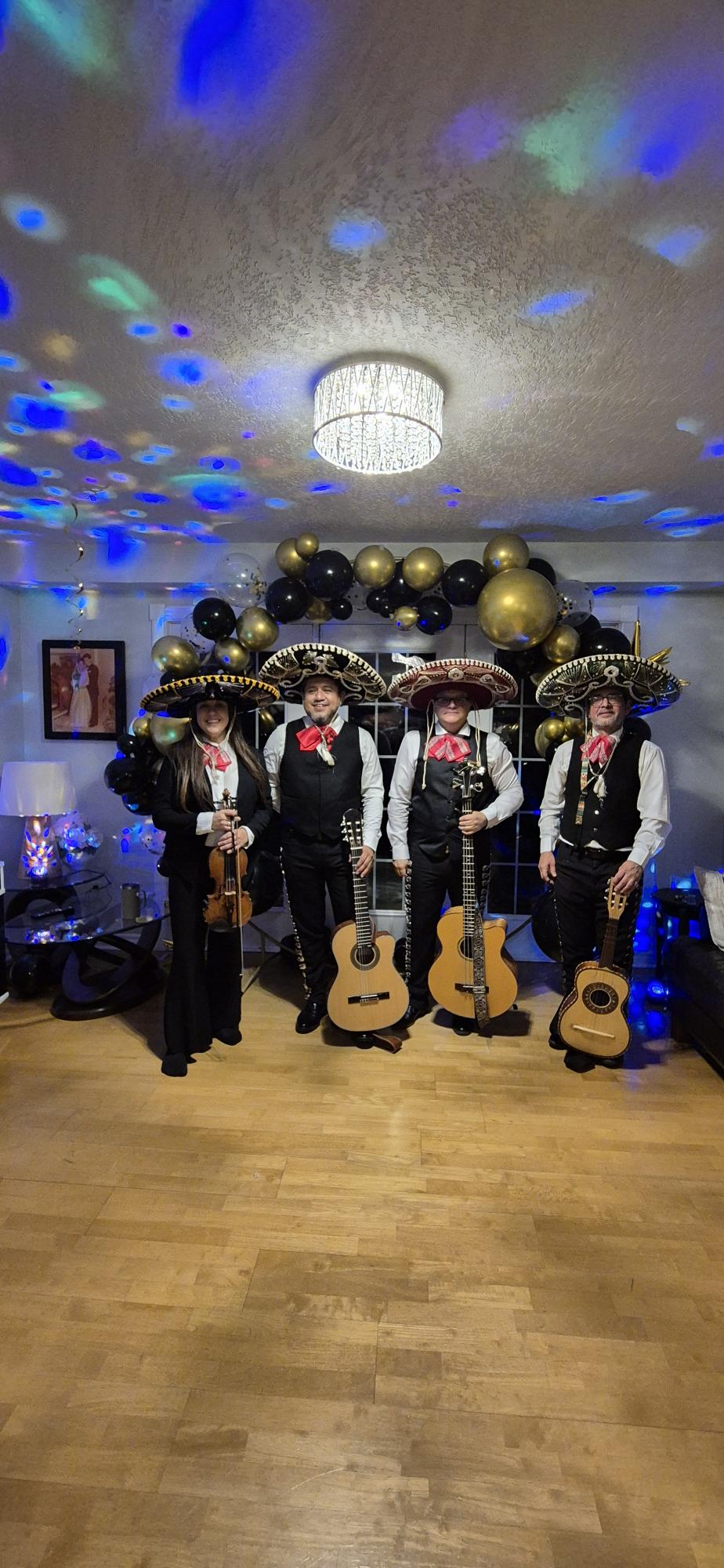Mariachi Salinas performing